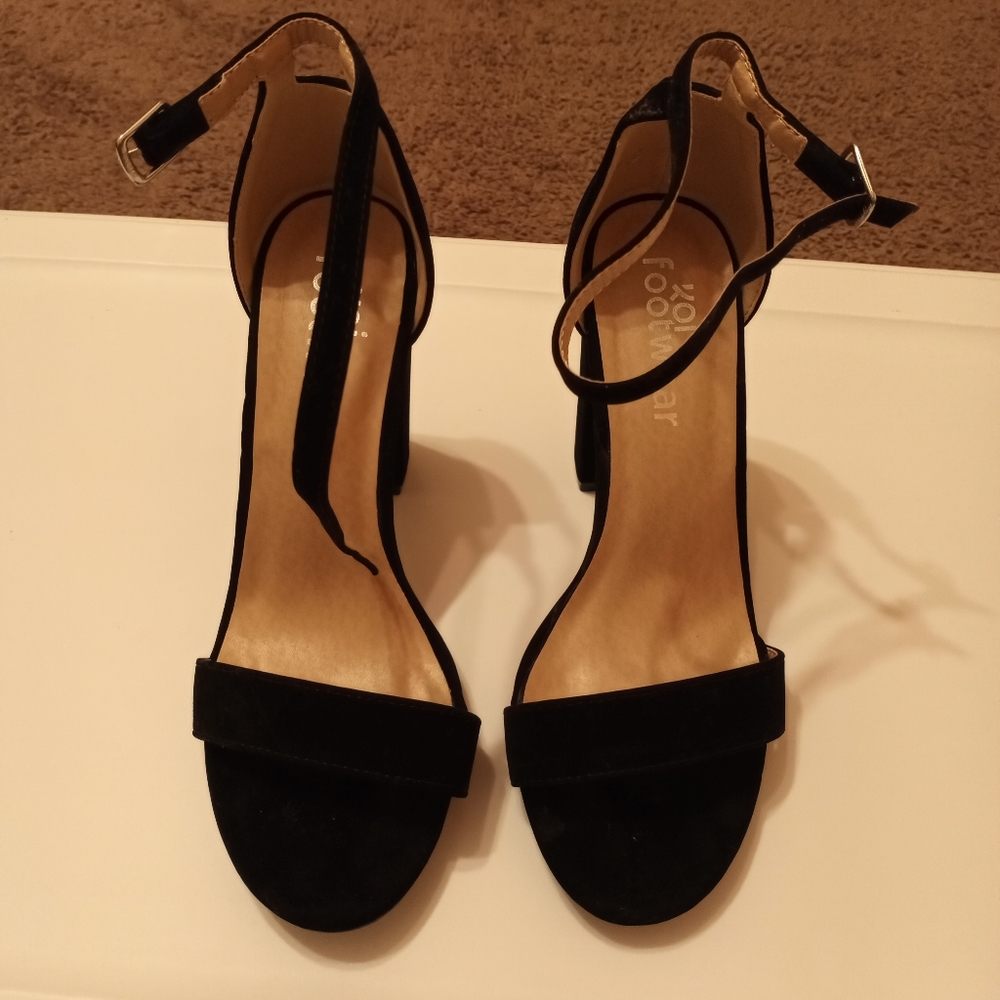 High heels - Picture 2 of 3